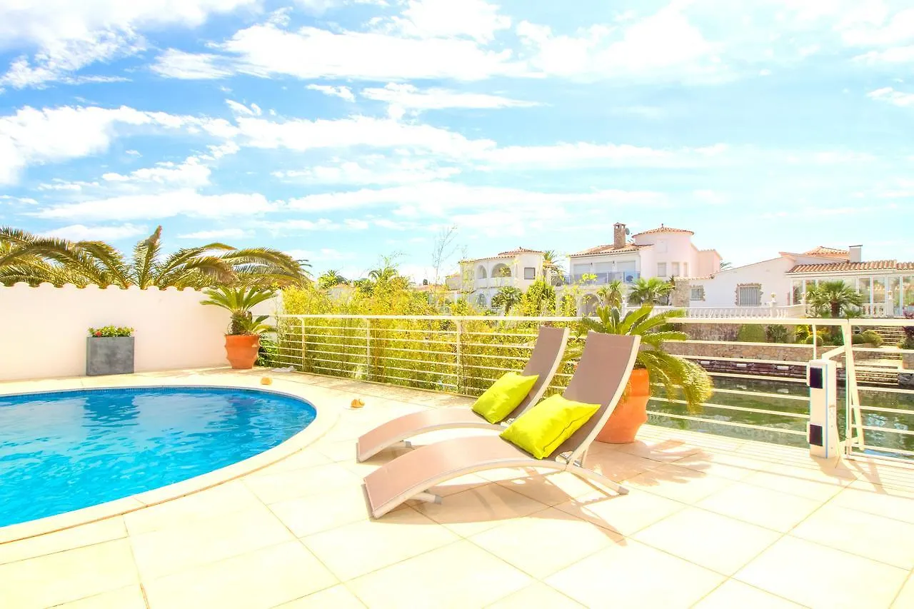 Leon Inmo Luxusvilla Esmeralda - 10029 Empuriabrava Prázdninový dům
