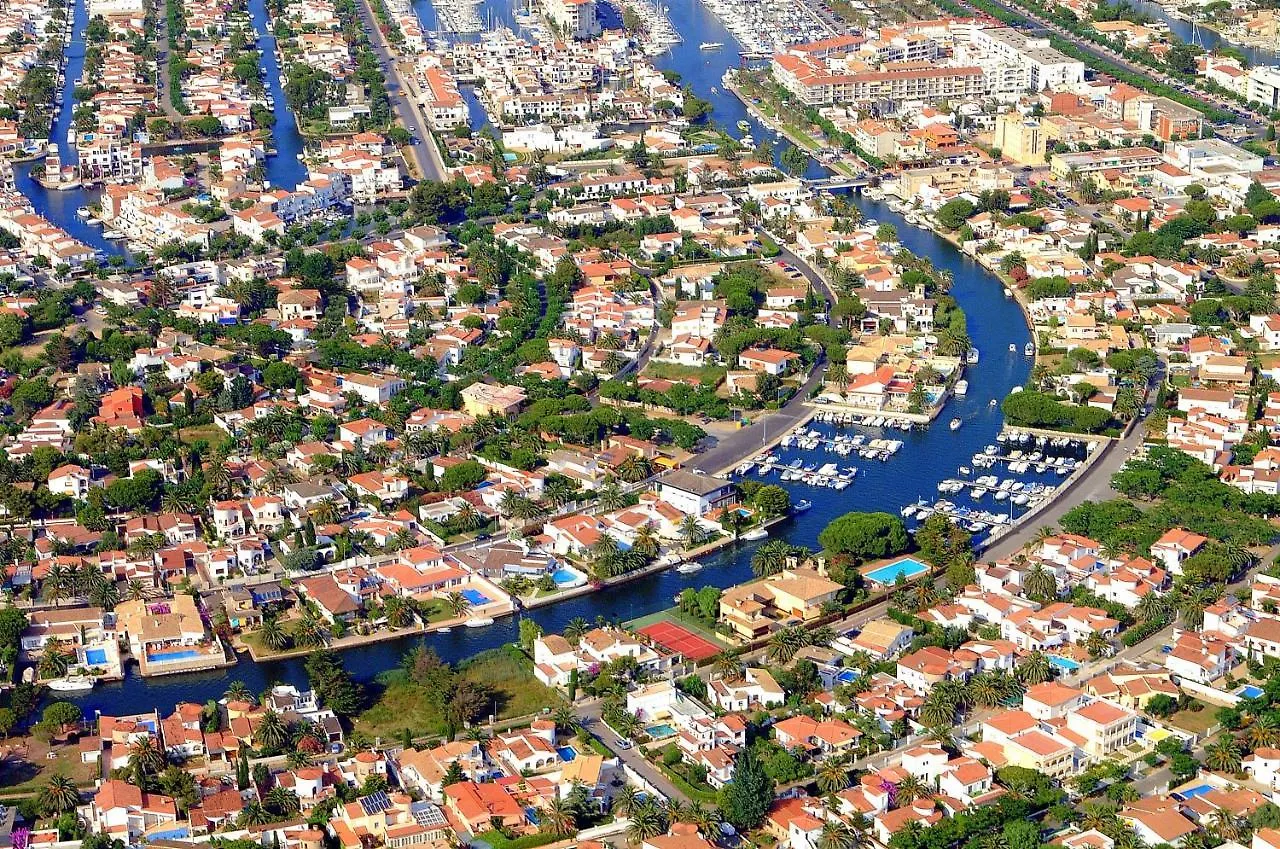 Leon Inmo Luxusvilla Esmeralda - 10029 Empuriabrava Prázdninový dům